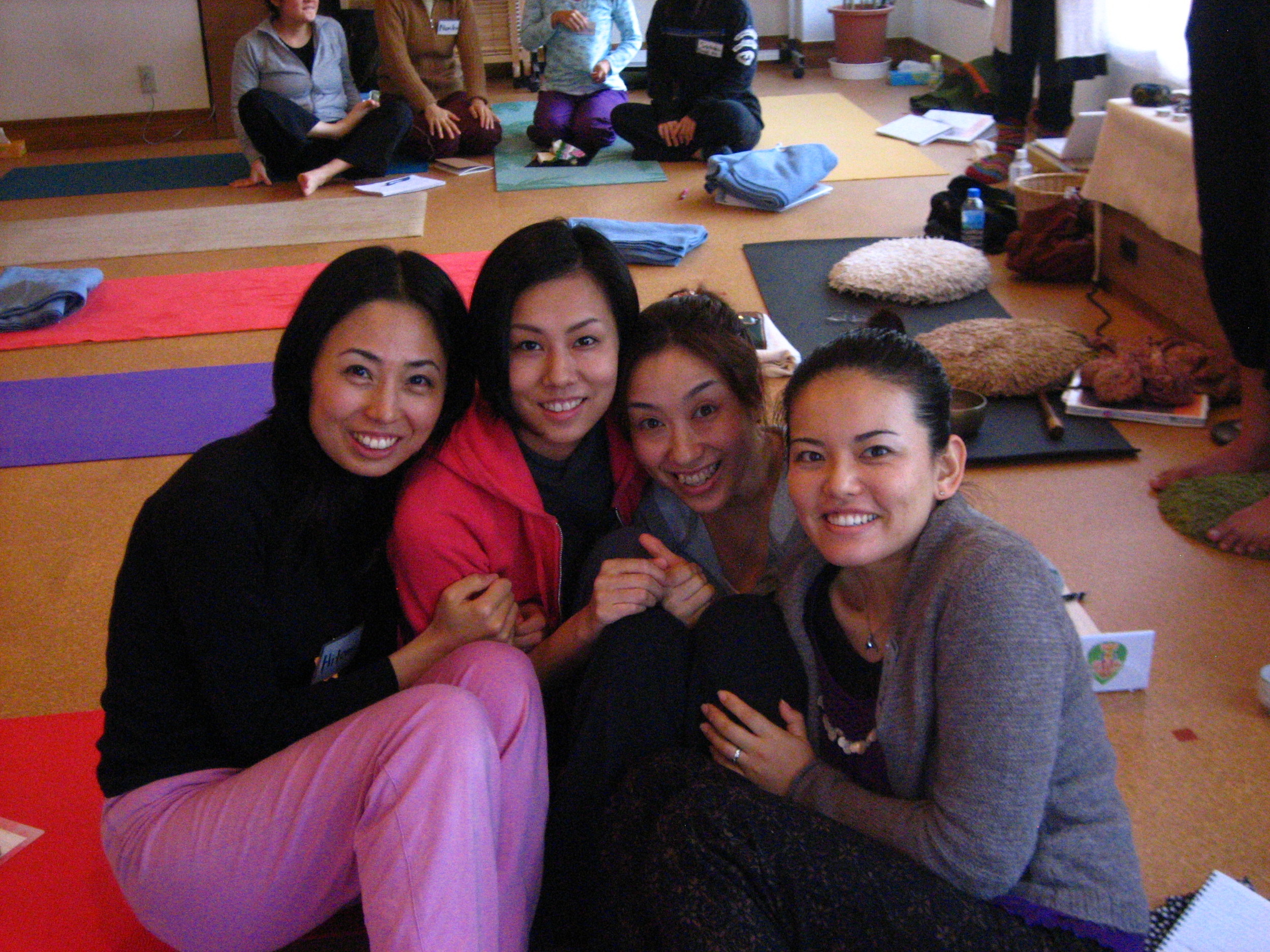 Japan YTT Yogis '08.JPG