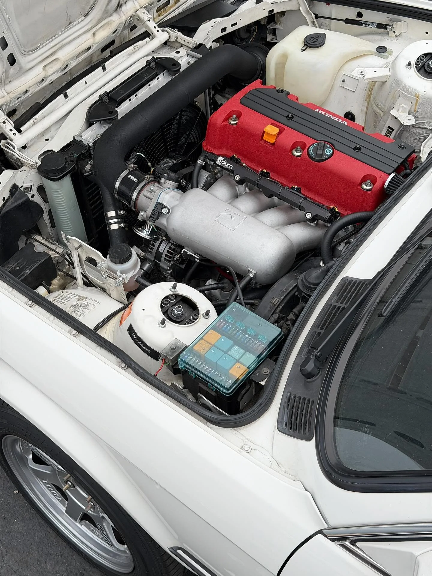 What to do while waiting for fencing company to arrive at RADwood SoCal load out&hellip;cap some snaps. 
_
#iPhone17Pro #RADwood #E30 #Kpower #VTEC #Startec #DrivingWhileAwesome