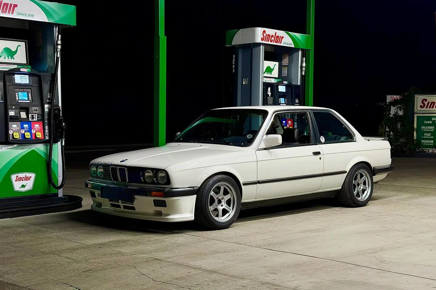 Gotta love a night shot at a gas station. This one in Santa Barbara is a favorite of mine because it&rsquo;s a classic &ldquo;service station&rdquo; with just 4 pumps, a tiny mini mart, and a two bay repair shop. They&rsquo;ve managed to keep that ol