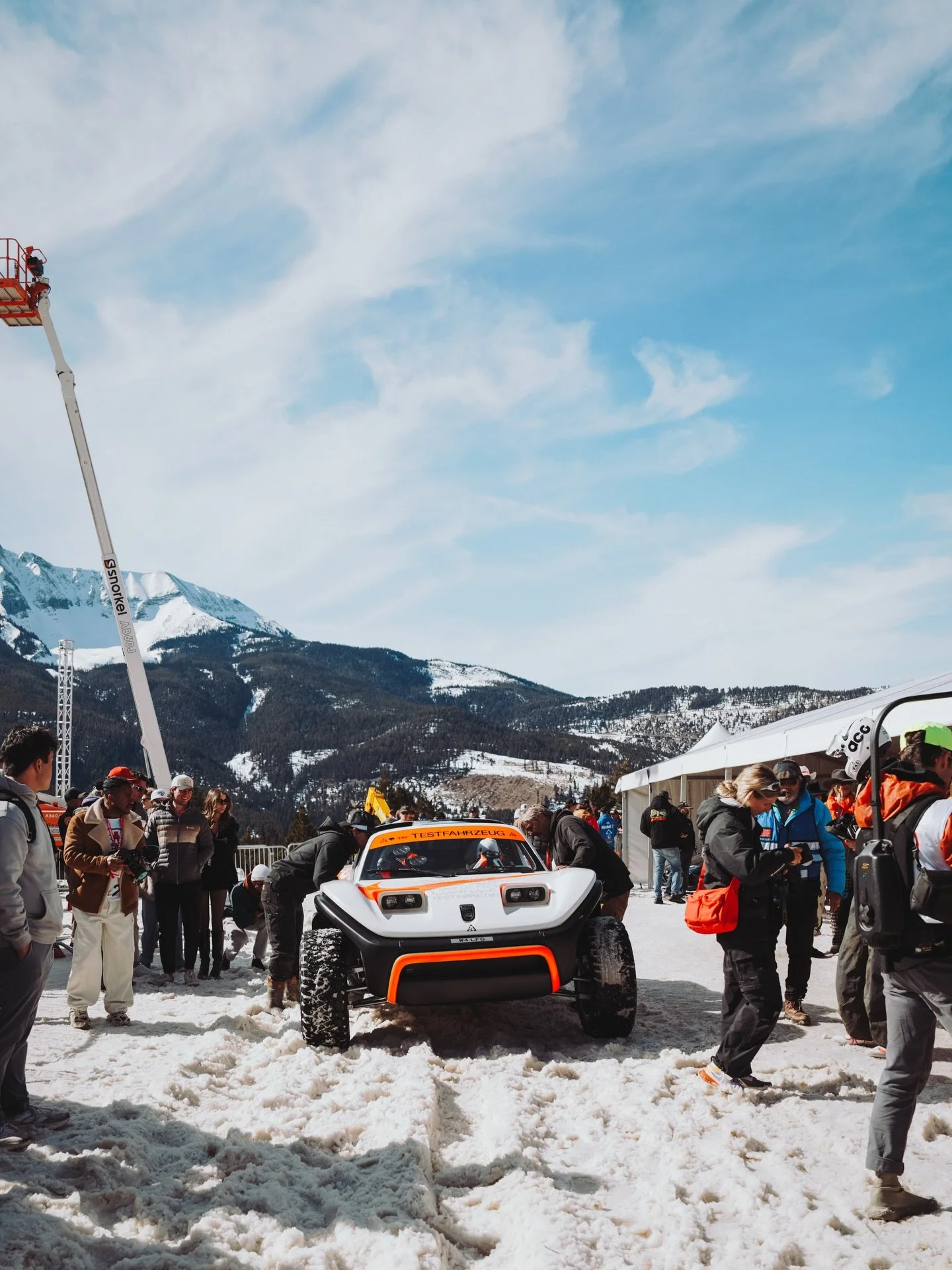 We&rsquo;re recording a new episode of the DWA! Podcast today 🎙️

Got questions? Drop them below and we&rsquo;ll answer them on the show 👇

Lane just got back from ICE RACE, Warren and Art are gearing up for RADwood at The Amelia, and we&rsquo;re c