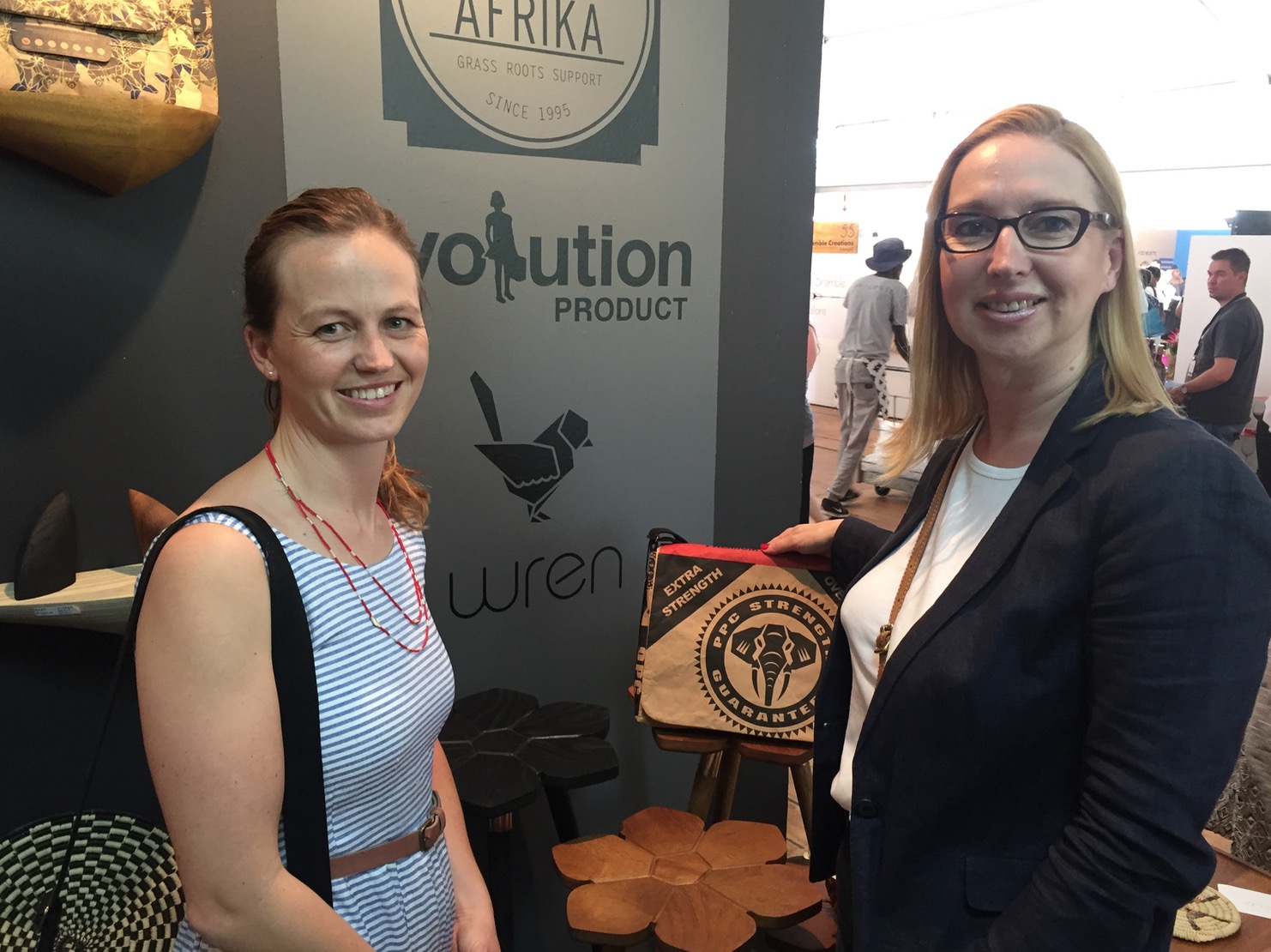 For those in search of a truly unique laptop sleeve, handbag or IPad sleeve, ingeniously created from recycled cement bags and other recycled paper products, then Wren Design is the place to visit. Founder and Creative Director, Wendren Setzer , was on hand to showcase her truly unique products and to share the backstory of her company and brand.
