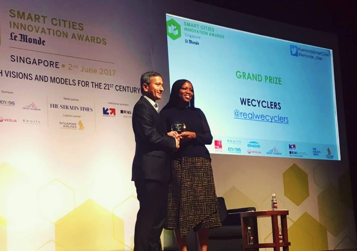 Nigerian ecopreneur, Bilikiss Adebiyi and her company WeCyclers, wins the Smart Cities Innovation Awards Grand Prize Le Monde 2017