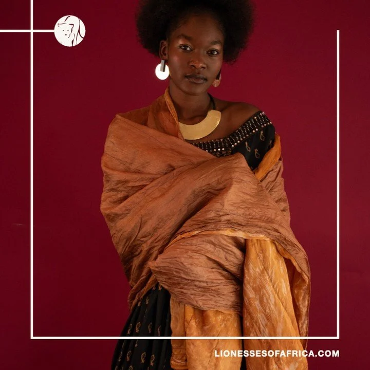 Image of the Day / Sari for Change

Sustainable Shawl Glamour - If you want to wear a shawl that makes you feel and look glamorous, Rayana Edwards, founder of Harem in South Africa, offers a range of fabulous shawls made from sari fabrics. She has be