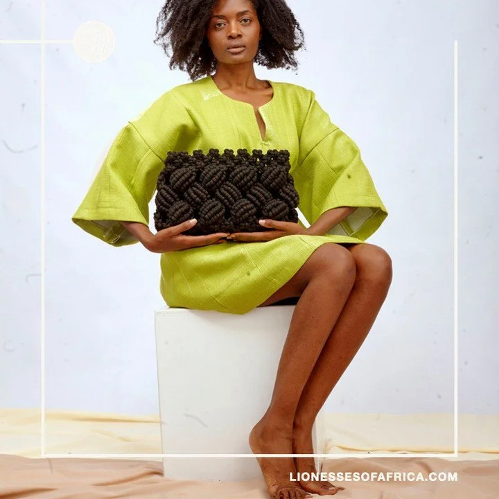 Image of the Day / Vanhu Vamwe

Marvellous macrame&hellip;We have always been big fans of the wonderfully talented Pam Samasuwo-Nyawiri, co-founder of luxury Zimbabwean accessory brand, Vanhu Vamwe, together with husband Simba Nyawiri. This show-stop