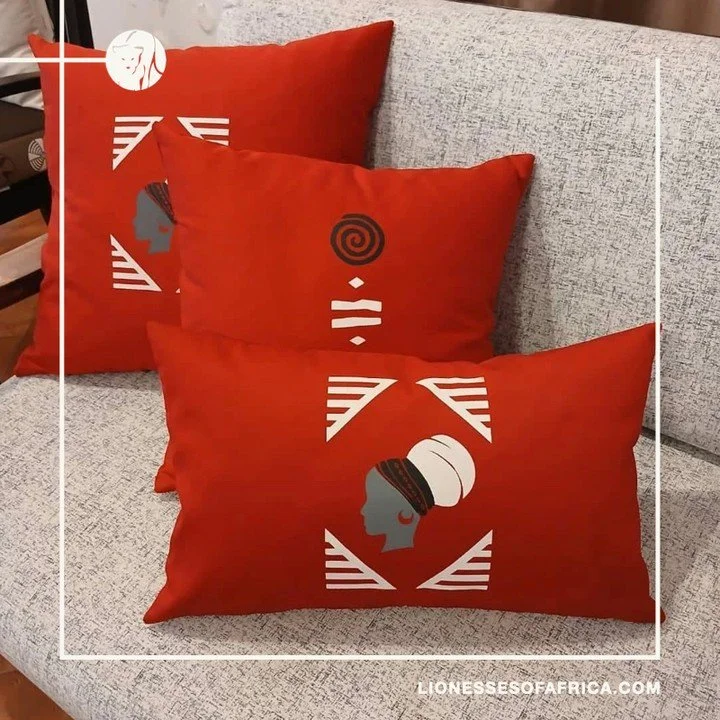 Image of the Day / Glo Creations

Tantalizing textiles&hellip;We love these eye-catching cushions, created by Gloria Kamanzi Uwizera who founded Glo Creations in Rwanda in 2008. Her textile design business also produces fashionable clothing and home 