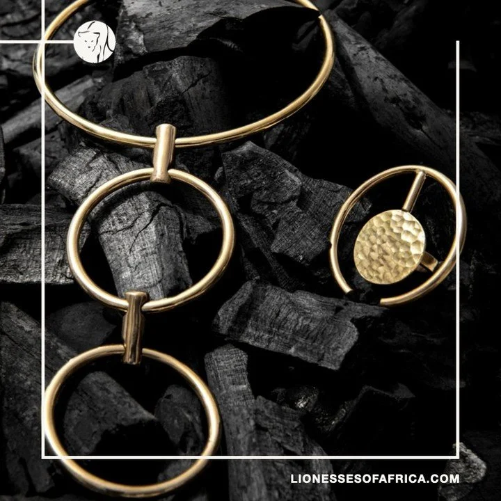 Image of the Day / Ad&egrave;le Dejak

Luxury statement accessories&hellip;We are big fans of luxury jewellery and accessories made with love and passion on the African continent, and Ad&egrave;le Dejak in Kenya is the epitome of handmade luxury. The