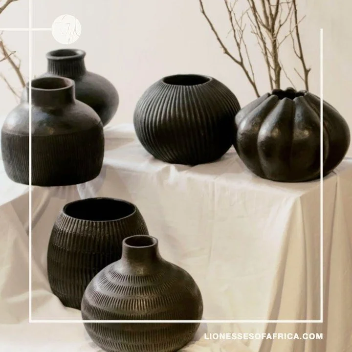 Image of the Day / Kebe Home

Handcrafted home decor &hellip;We are big fans of the work of Manuela Kamadjou, an interior architecture and design entrepreneur who transforms homes and spaces in Cameroon through her business, Kebe Home. Her new Echo V