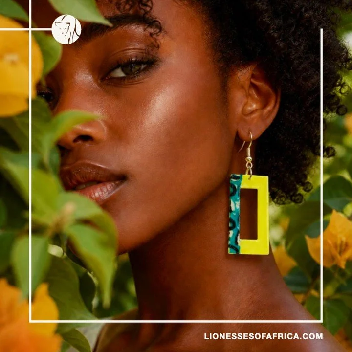 Image of the Day / Amorambique

Capulana with style... If you love Capulana, then explore the new range of modern accessories from Amorambique, Mozambique, created by founder Patricia Vasco. This proudly Mozambican brand of accessories and footwear i