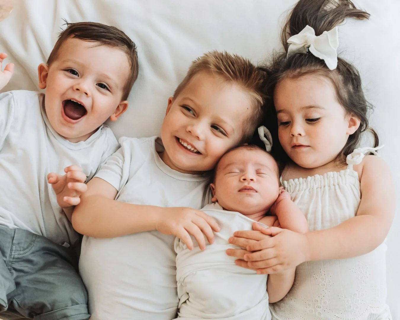 Four under four 🥰 

#family #memories #inhomesession #lifestylephotographer #sydneyinhomephotographer #cronullaphotographer #sutherlandshirephotographer #shirefamilyphotographer #shirephotographers #southcoastphotographer #sydneyfamilyphotographer #