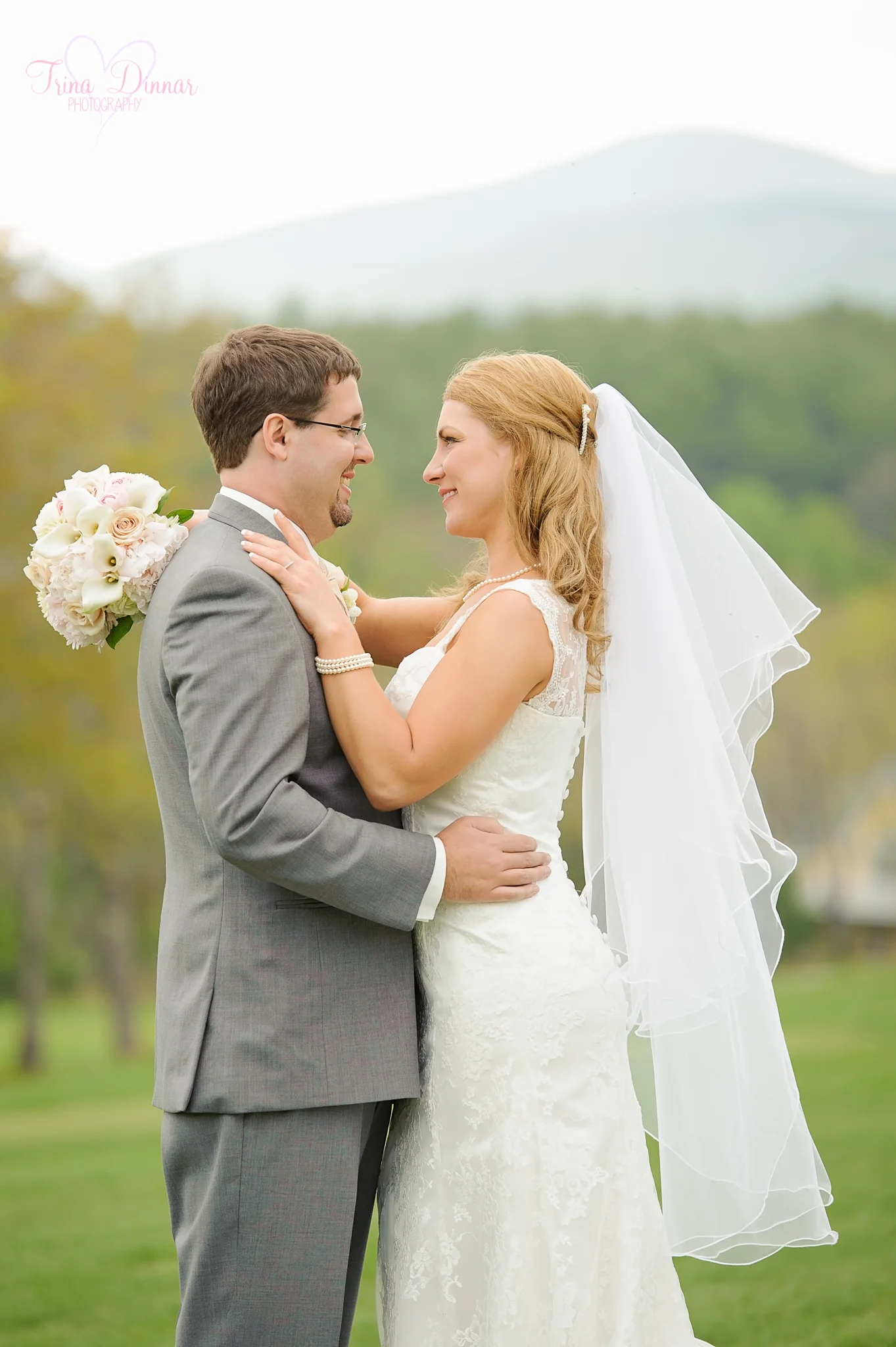 Amy and Eric enjoy their wedding on the golf course of the Bethel Inn
