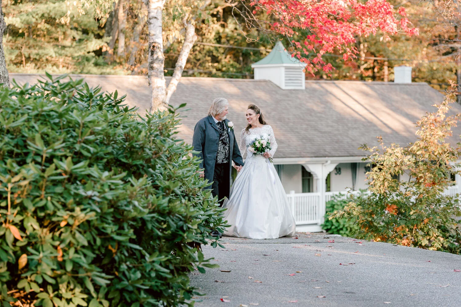 The Lodge on the Cove Kennebunkport Maine Wedding | Lisa &amp; John