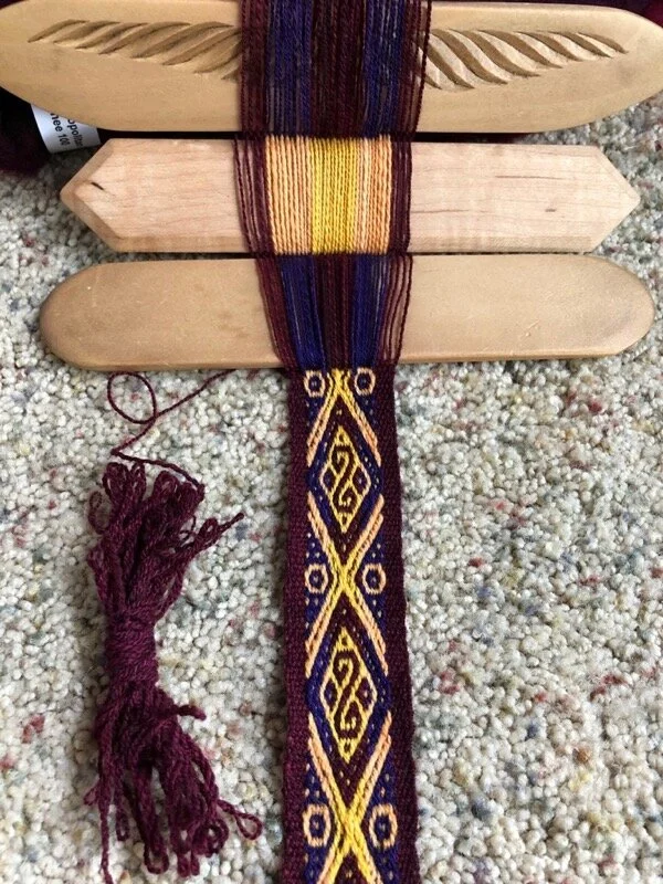 Loraypo pattern in handspun yarn. Continuing my Andean pickup education, and trying to memorize this pattern.