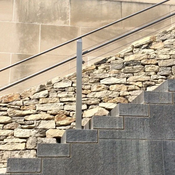 Yes, that wall is walking down the steps. Do check out the link - every phase was beautiful.