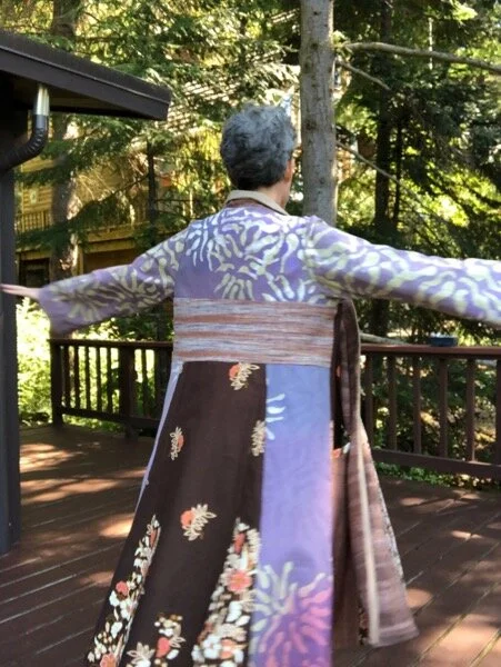 I challenge anyone to resist twirling in this duster.