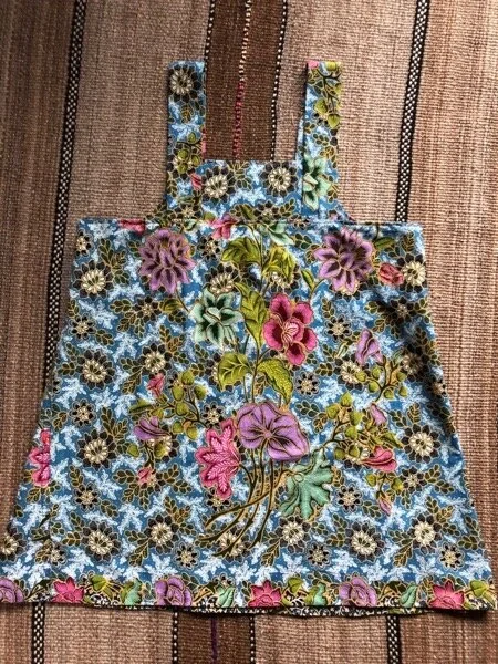 Back of apron. I had fun centering the floral motifs of the sarong - and the floral border at the bottom was a serendipitous surprise.