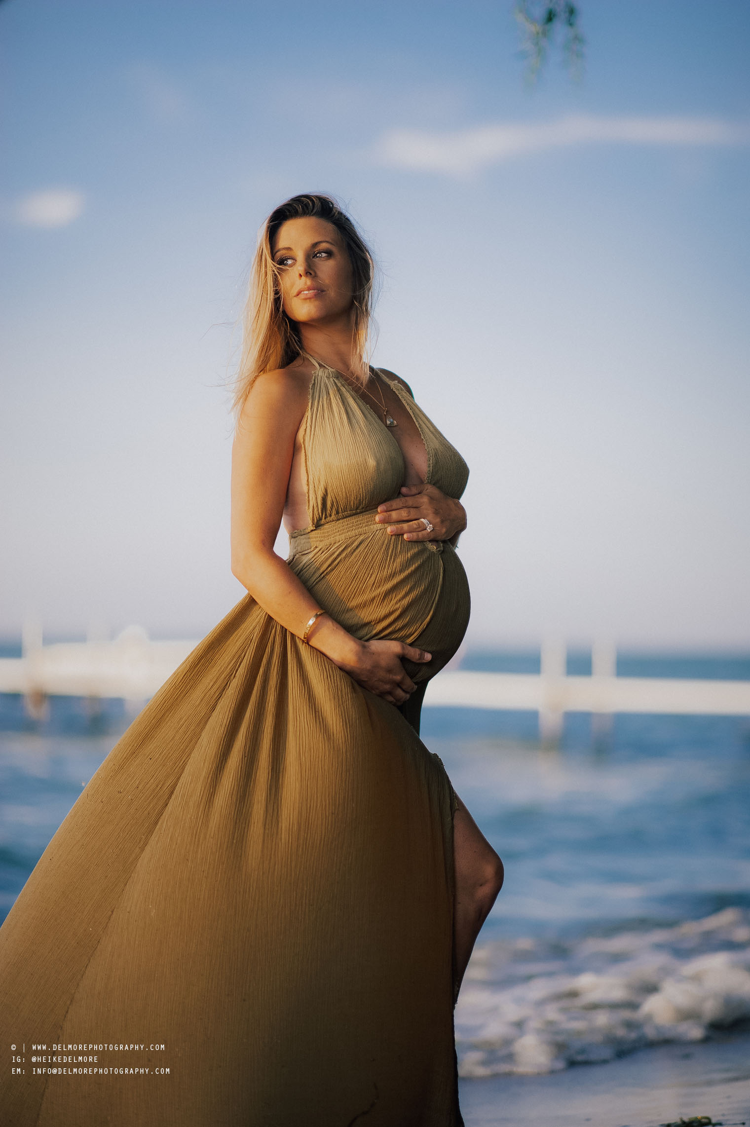 Top Windsor Maternity Photographer Heike Delmore Lake Shoot