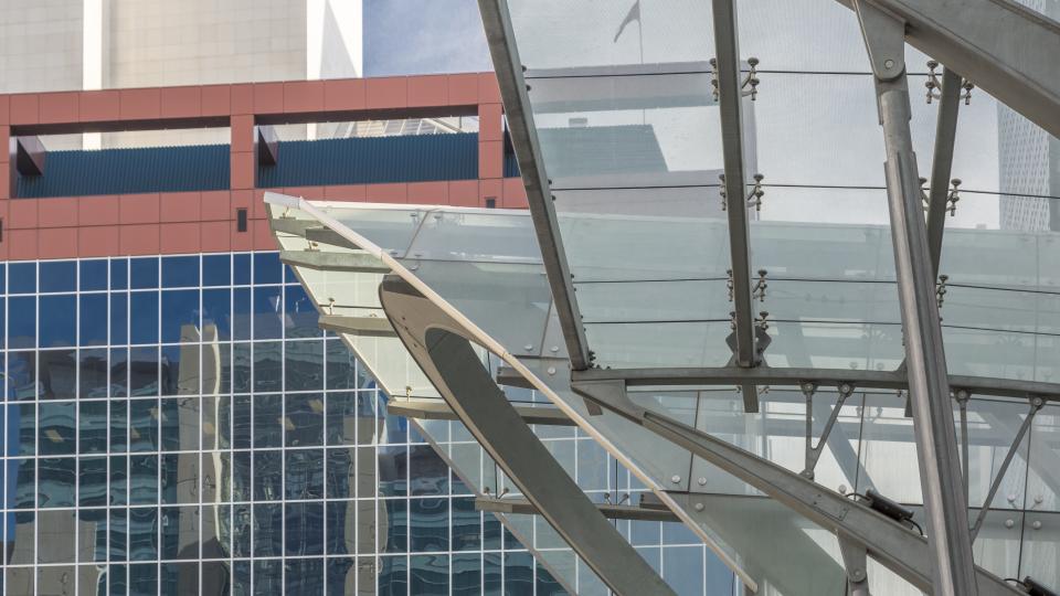 7thave_curvedcanopysideshot.jpg