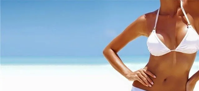 luce un busto más grande