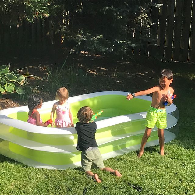 Nothing like a summer evening playing in the backyard and dinner with friends.

#summertimebliss 
#lifeisgood 
#photoaday2018