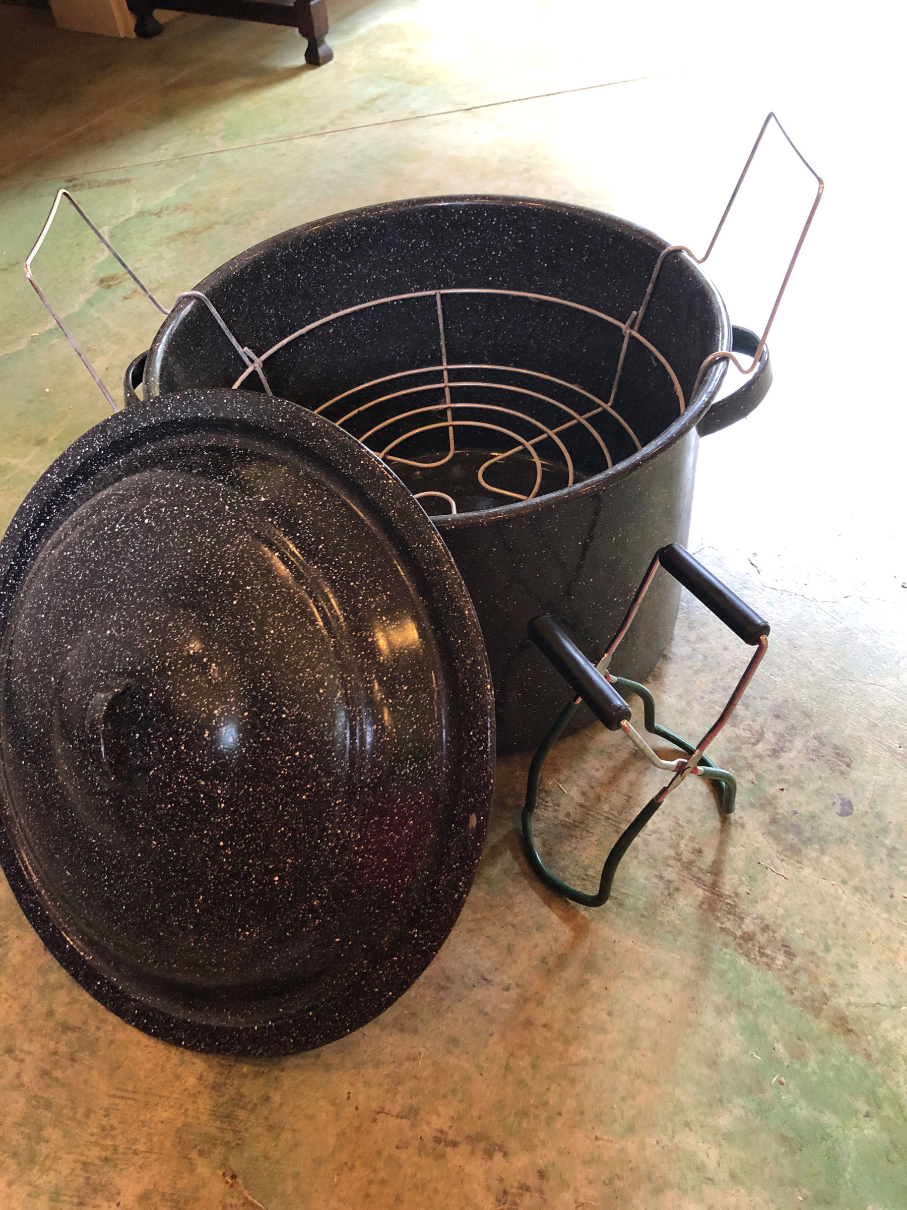 Canning pot with lid and rack; jar grippers.