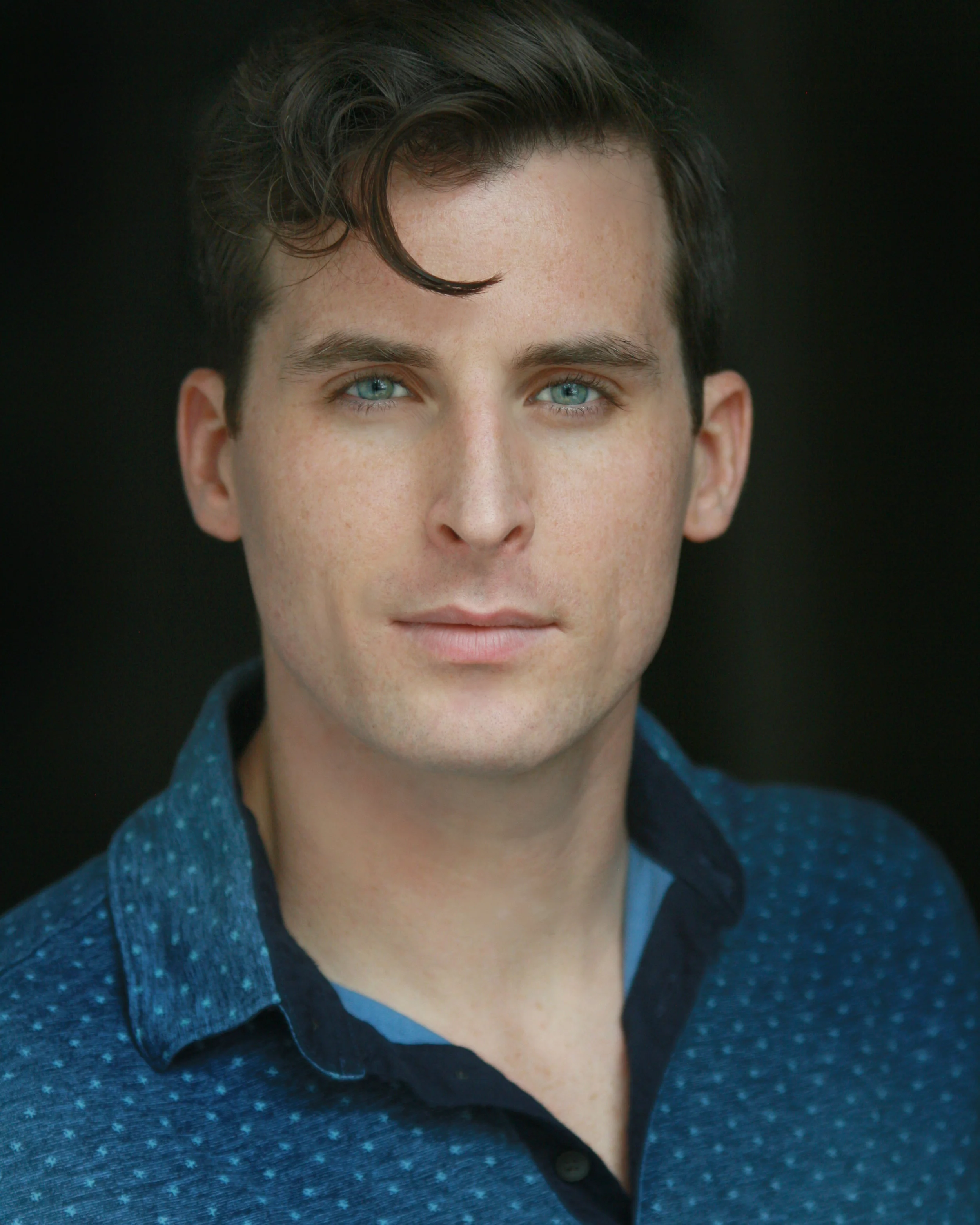 sean thompson headshot 5.jpg