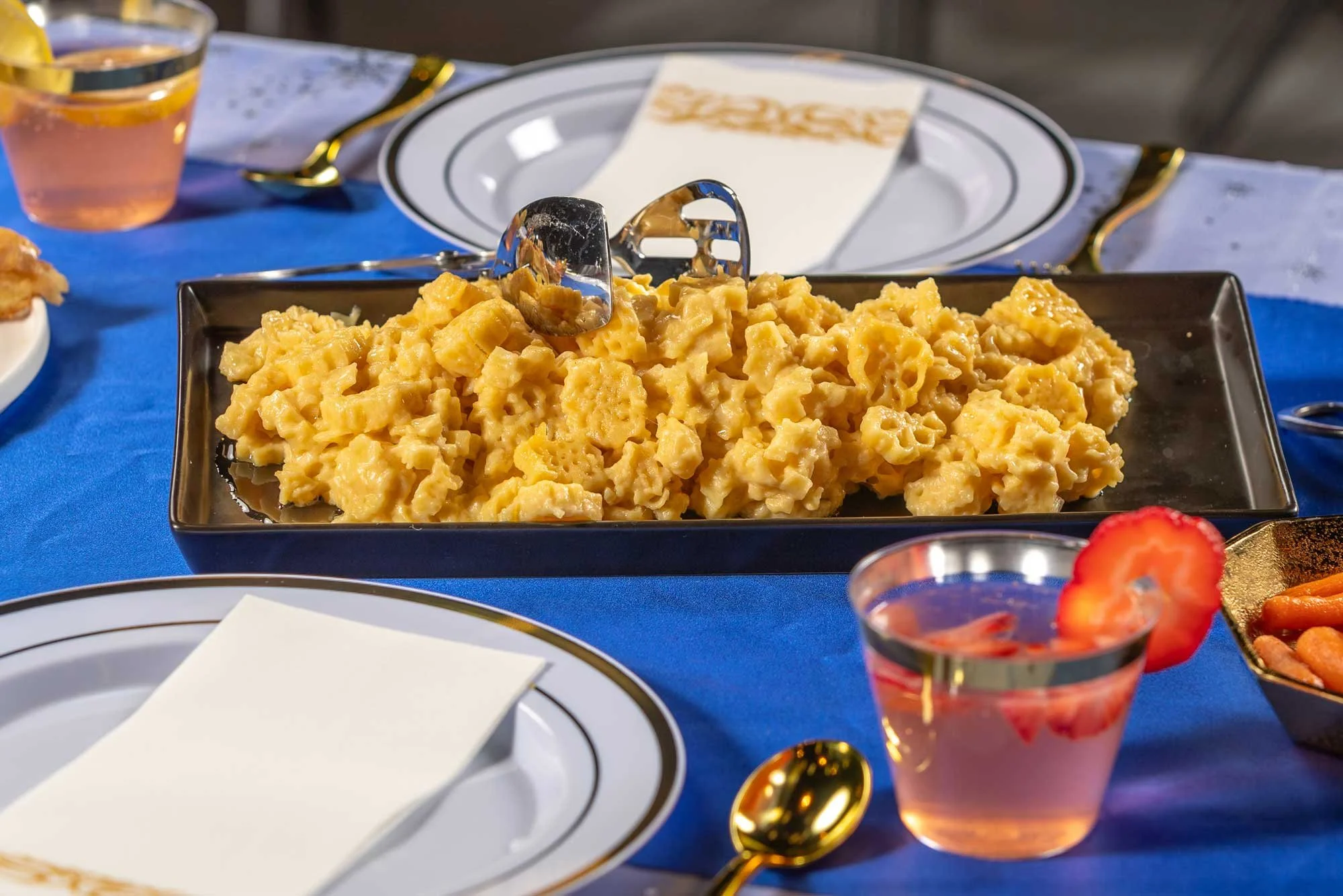 Frozen-and-Loop-Food-028-mac-and-cheese.jpg