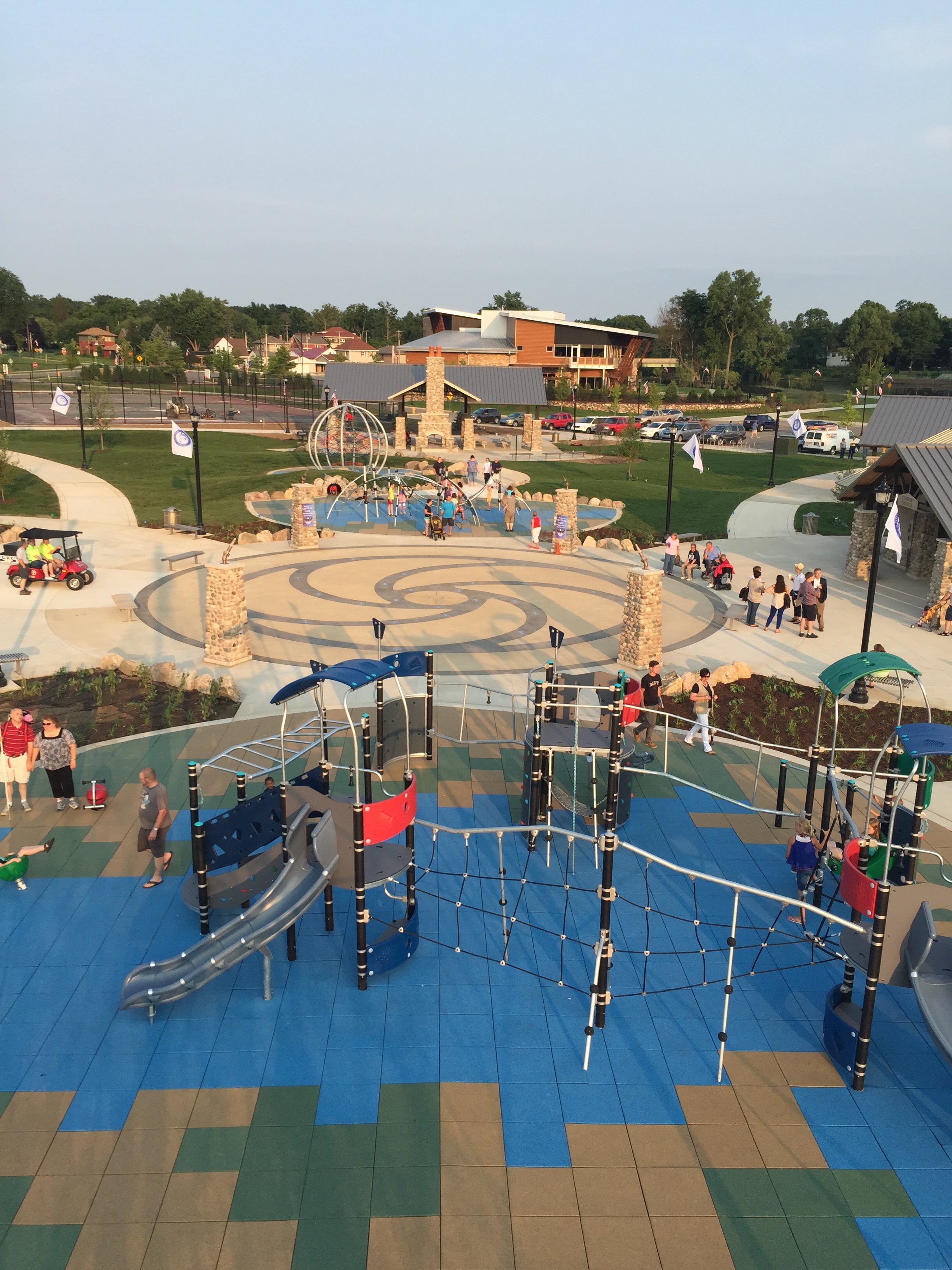  Overview of playgrounds and water fountain 