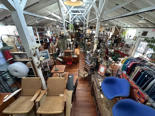 Oak Street Vintage, furniture store in Eugene, photo 8 of 8