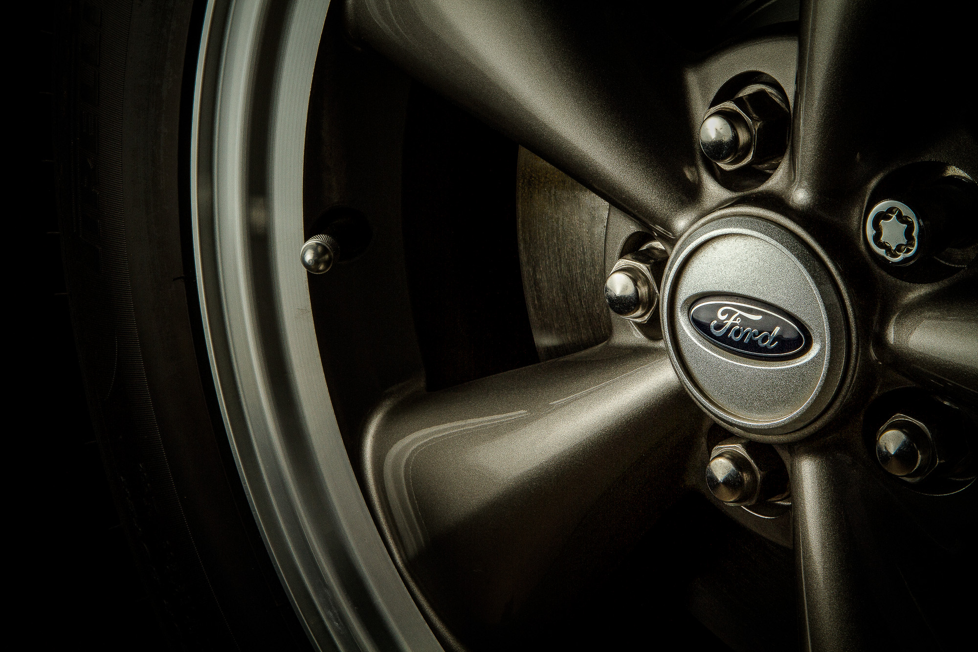 2005 Ford Mustang GT Wheel