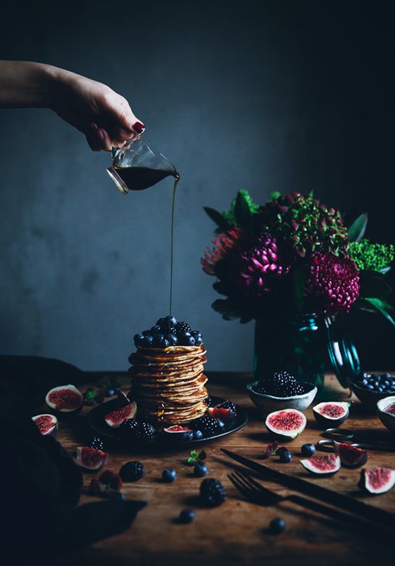 Zdroj: Pinterest / lindalomelino - ricottové palacinky s čerstvým ovocím