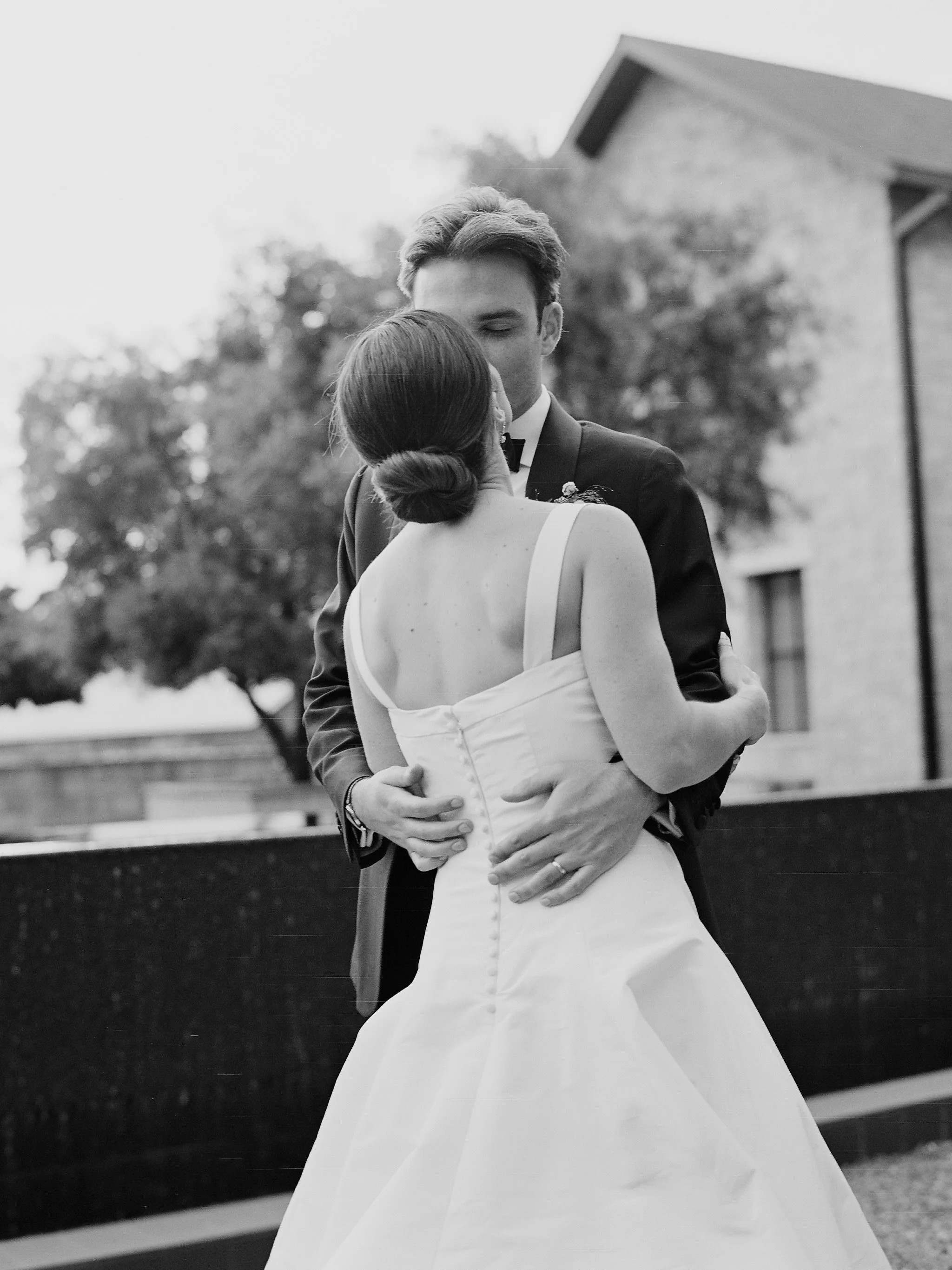 Packing rolls for this weekend&rsquo;s wedding and reminded that I need to shoot more @ilfordphoto film&hellip; My fave b&amp;w rolls from Hope &amp; Phil&rsquo;s wedding last May 🎞️ What&rsquo;s your favorite b&amp;w film stock?

Planning &amp; Des
