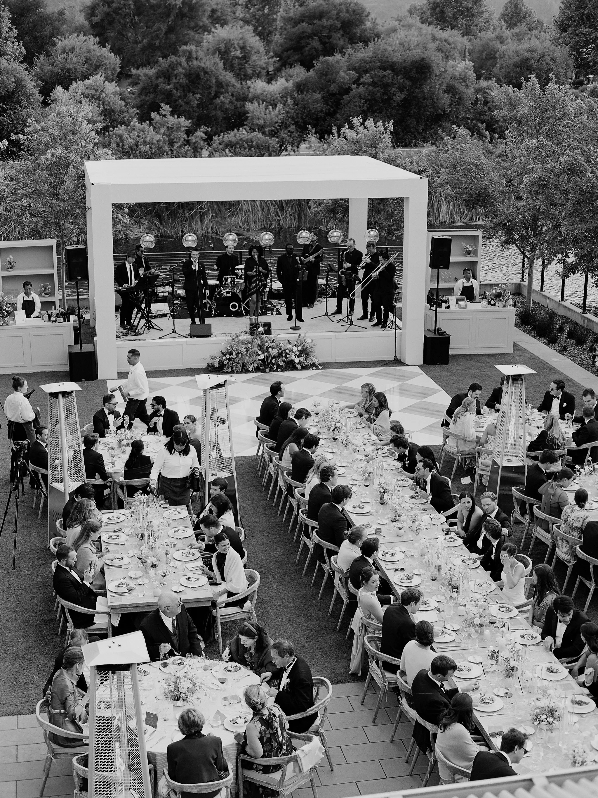A few favorite b&amp;w frames from Hope &amp; Phil&rsquo;s Calistoga wedding last May 🎞️

Planning &amp; Design @bethburrusweddings 
Photo @carrie_patterson Team @dianaedlingerstudios 
Video @ryanhinmanfilms 
H&amp;M @artistsbysherrielong 
Venue @fs