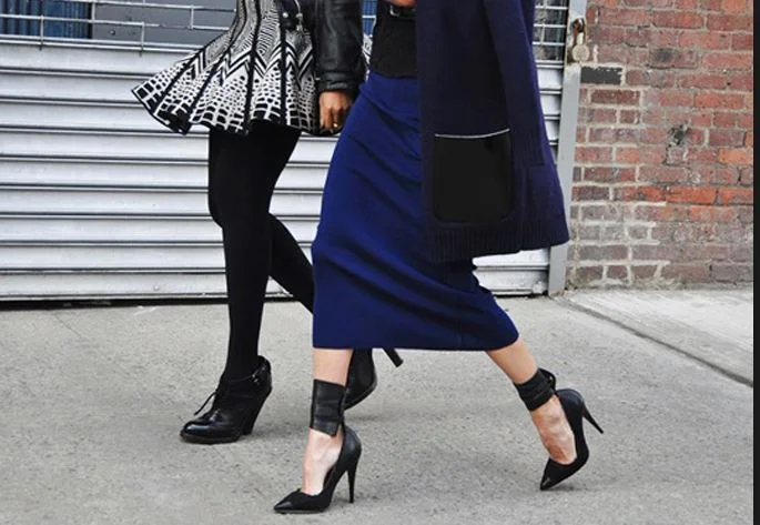 Style rule breakers: how to wear navy and black together — Edits Styling