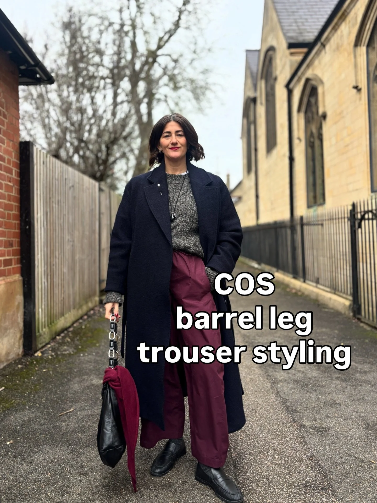The @cosstores barrel leg trousers are a very good choice for your wardrobe. They are one of those pieces that I reach for time &amp; time again &amp; get excited about. 
I don&rsquo;t often buy something in 2 colours because I like to have variation