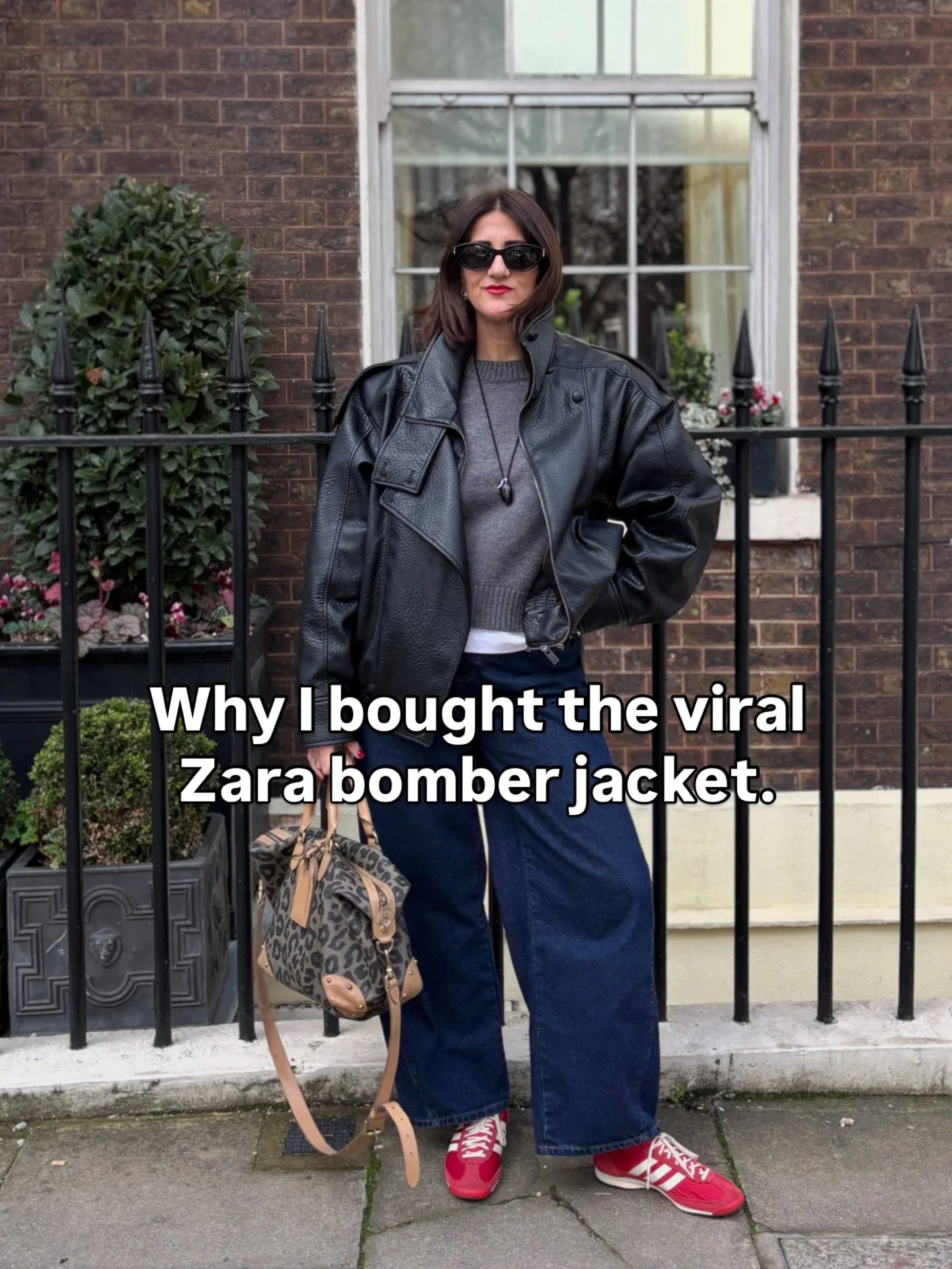 This Zara faux leather bomber jacket has gone viral &amp; honestly&hellip;I get it. 
The shape is relaxed &amp; modern.
The funnel collar gives it that elevated fashion feel. 
And the texture makes it look far more expensive than it is.

But the real
