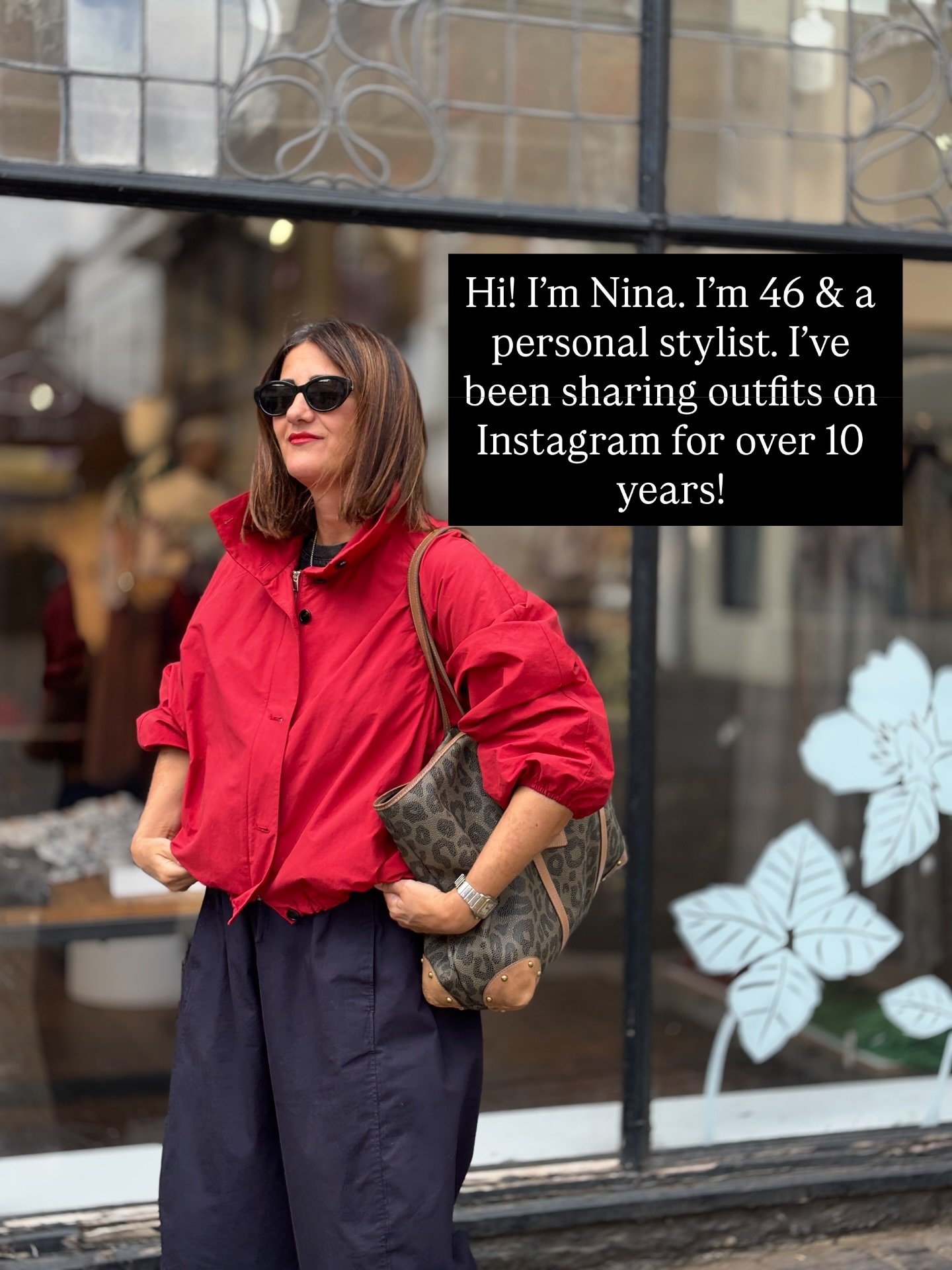 Hi! 👋 &amp; welcome. Here&rsquo;s a little re-introduction of me. If you get to slide 9 - that&rsquo;s the juicy bits you don&rsquo;t usually see about me. 

#personalstylist #aboutme #fashionstylist