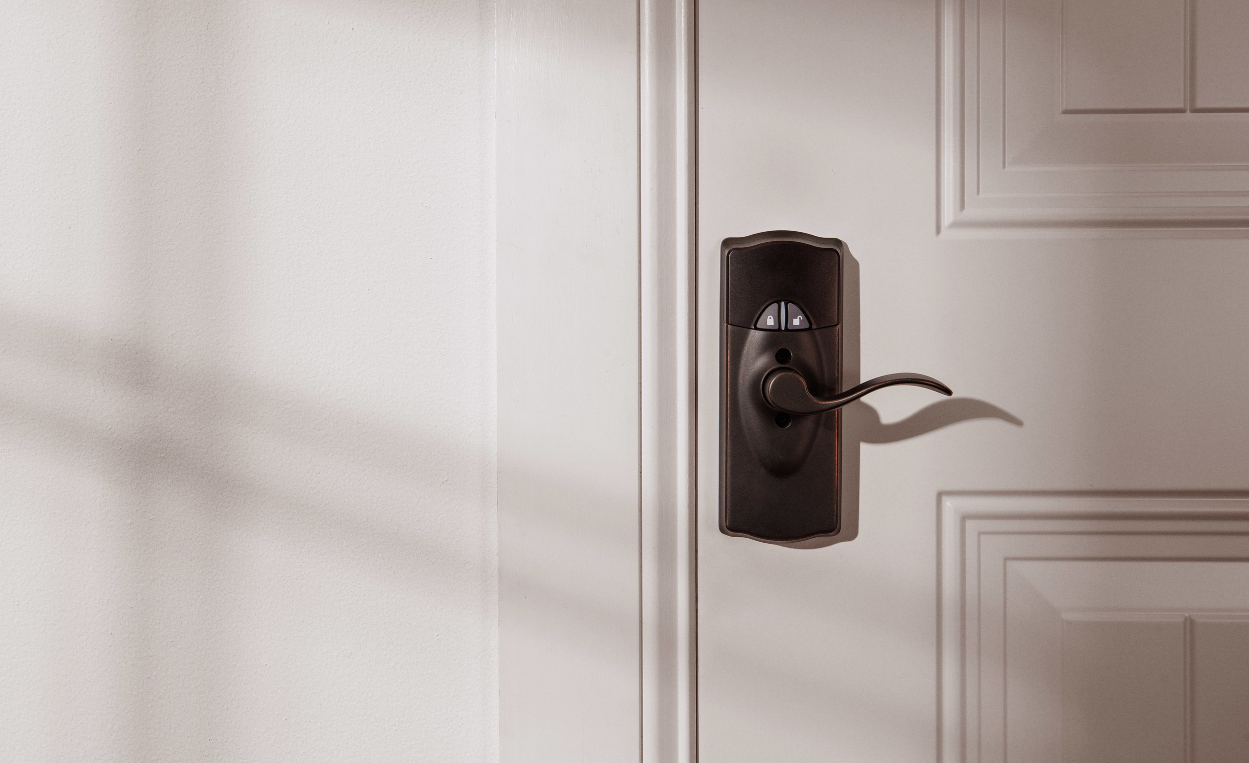 WINK_SCHLAGE-CAMELOT-RESIDENTIAL-CONNECTED-KEYPAD-LOCK-LEVER_BRONZE_LS_9370_11x18.jpg