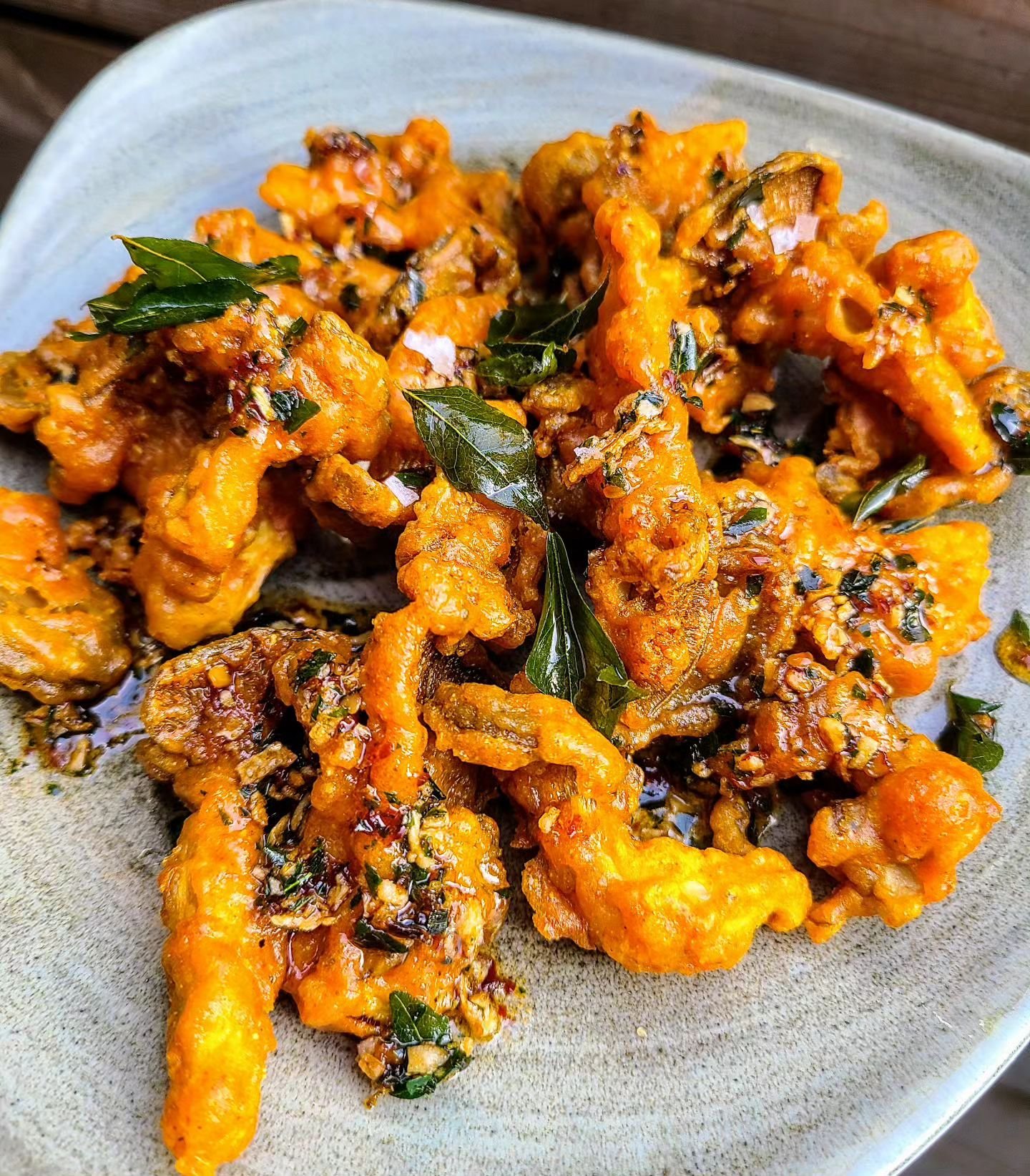 Rempah Fried Mushrooms w sambal hot honey. Pairs perfectly with that first cocktail of the night!

Reservations: www.soostoronto.com/reservations or @resy

#rempah
#mushrooms
#hothoney
#sambal
#nyonya
#soos
#soostoronto
#reimagining 
#malaysian 
#str