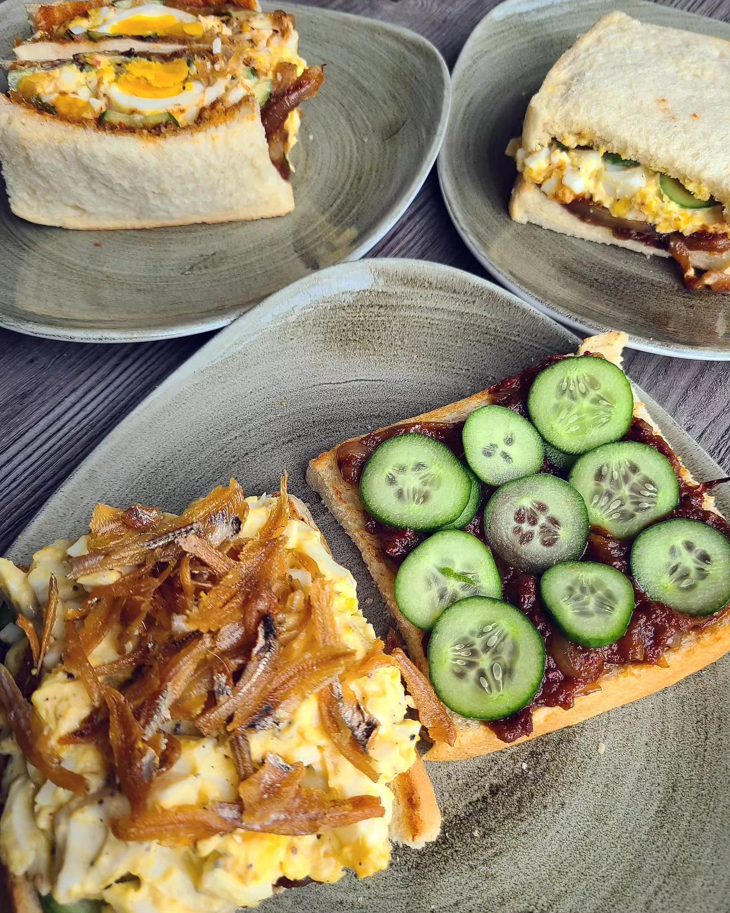 Last lunch weekend for our Egg Sando 🥚🥚🥚
Nasi Lemak lovers, this one's for you!

Lunch every Saturday and Sunday from 1pm-4pm for the summer. 

#nasilemak
#eggsando
#tamarindsambal
#ikanbilis
#Lunch
#brunch
#weekend
#ossington
#mmmalay
#nyonya
#so