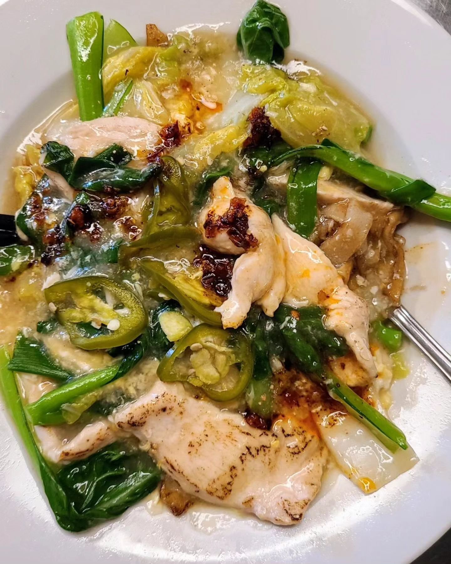 Happiness is this bowl of Char Hor Fun w pickled chilis AND sambal chili 🌶🌶

Last chance today at lunch!

#charhorfun
#nyonya
#malaysian
#noodles
#Lunch
#weekend
#malaysianfood
#soostoronto
#torontolife
#ossington