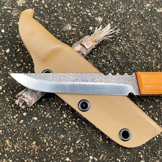 Who wants a really nice little  knife? The 3.75&rdquo; blade is .110&rdquo; thick and is made from #AmericanMade #CPM3V steel. Overall length (including sheath) sheath is 8.25&rdquo;. It&rsquo;s light and narrow and practically disappears in your poc