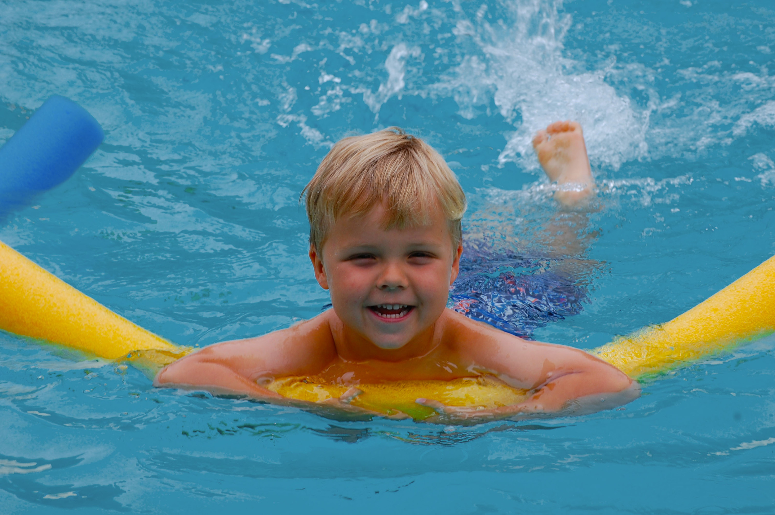 Positives of Using Pool Noodles â Jump Start Swimming