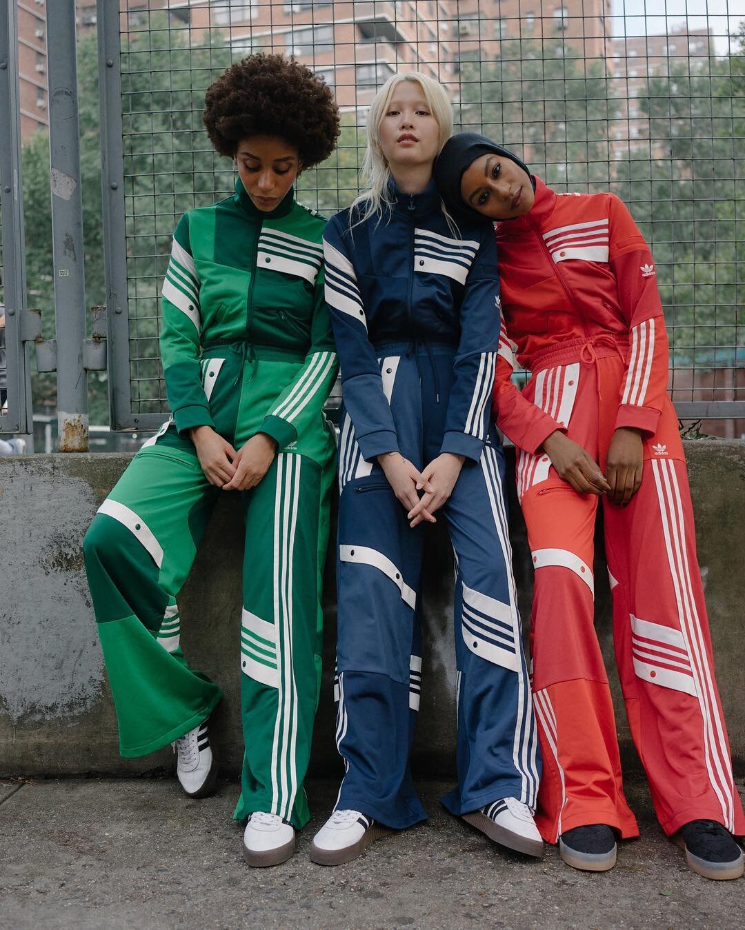 Proud moments producing this one... @adidasoriginals x @daniellecathari. Collection drops Oct 6th. Cop yourself the look 👀
📸@yse.anthonio 💄@ttulvemakeup
💇🏻&zwj;♂️@williamscottblair