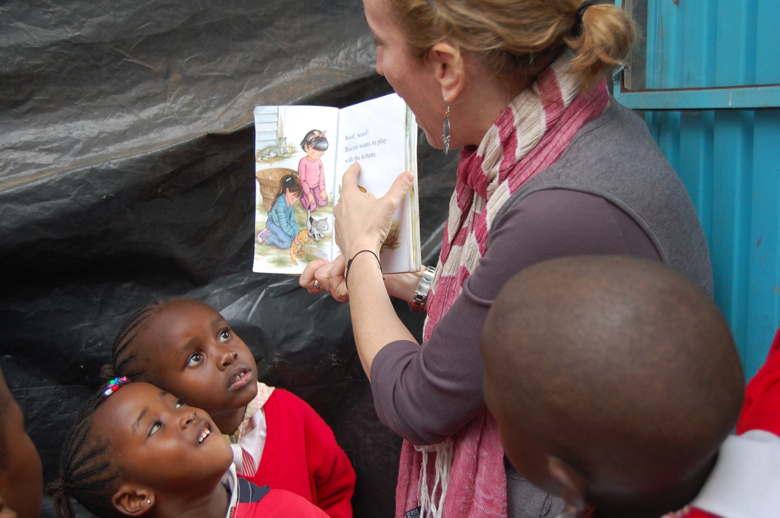  Founder Pam Allyn reading at the Red Rose School (2008) 