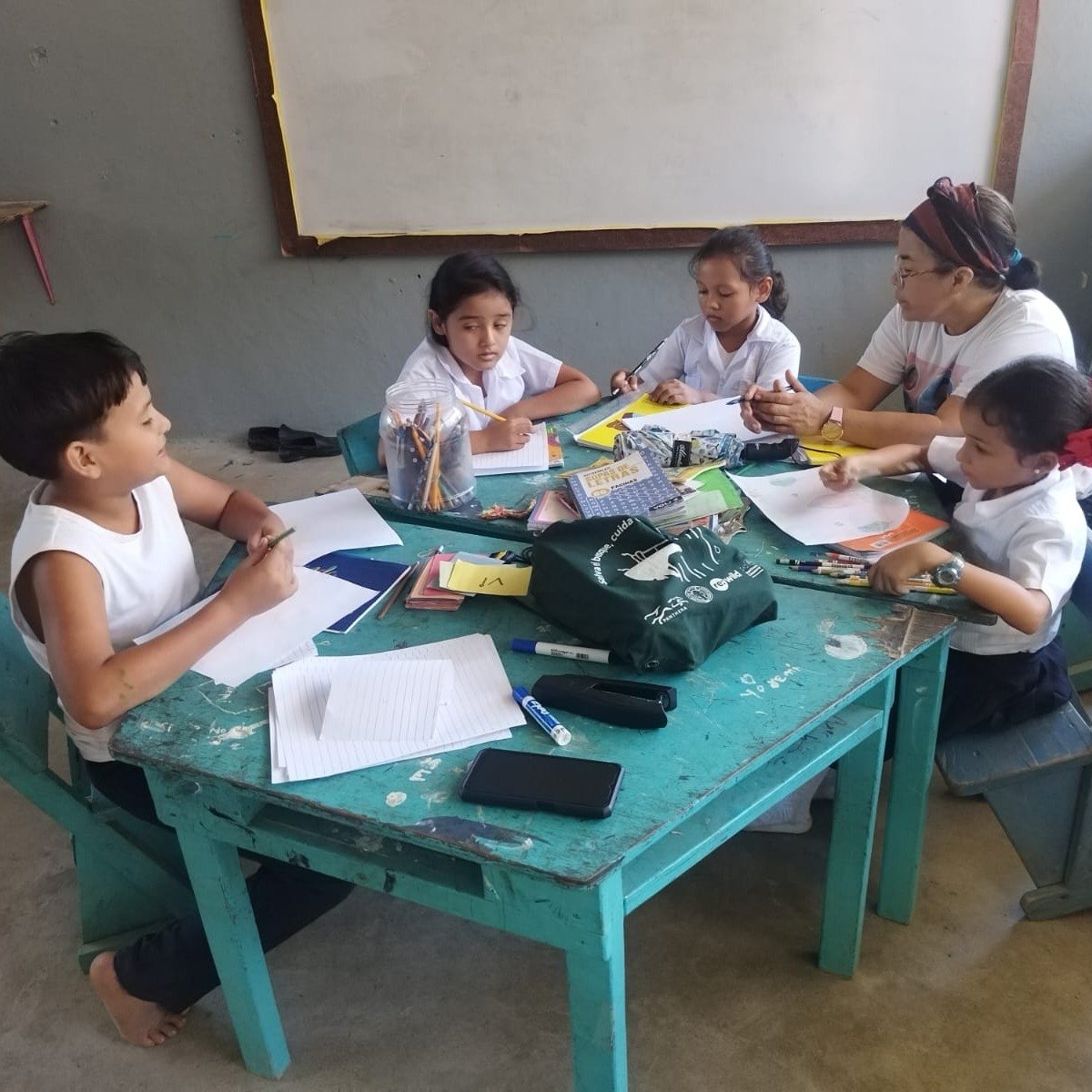 Happy Earth Day! 🌎 Check out these awesome #LitKids in Honduras, who showed our planet some love by writing stories about the environment and brainstorming small ways they can protect and protect it. Together, we can make a big difference in caring 
