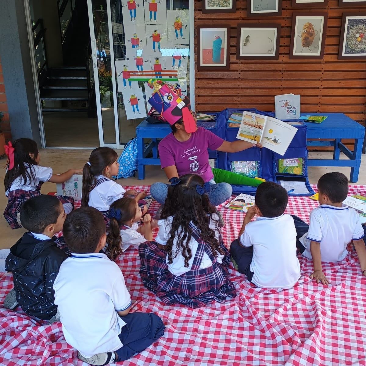 April is &quot;El Mes de los Ni&ntilde;os&quot; in Colombia, and our partners at @museorayo hosted events all month long to celebrate the importance of reading stories to young children.

Together with @roldanillovallecol, they brought the magic of s