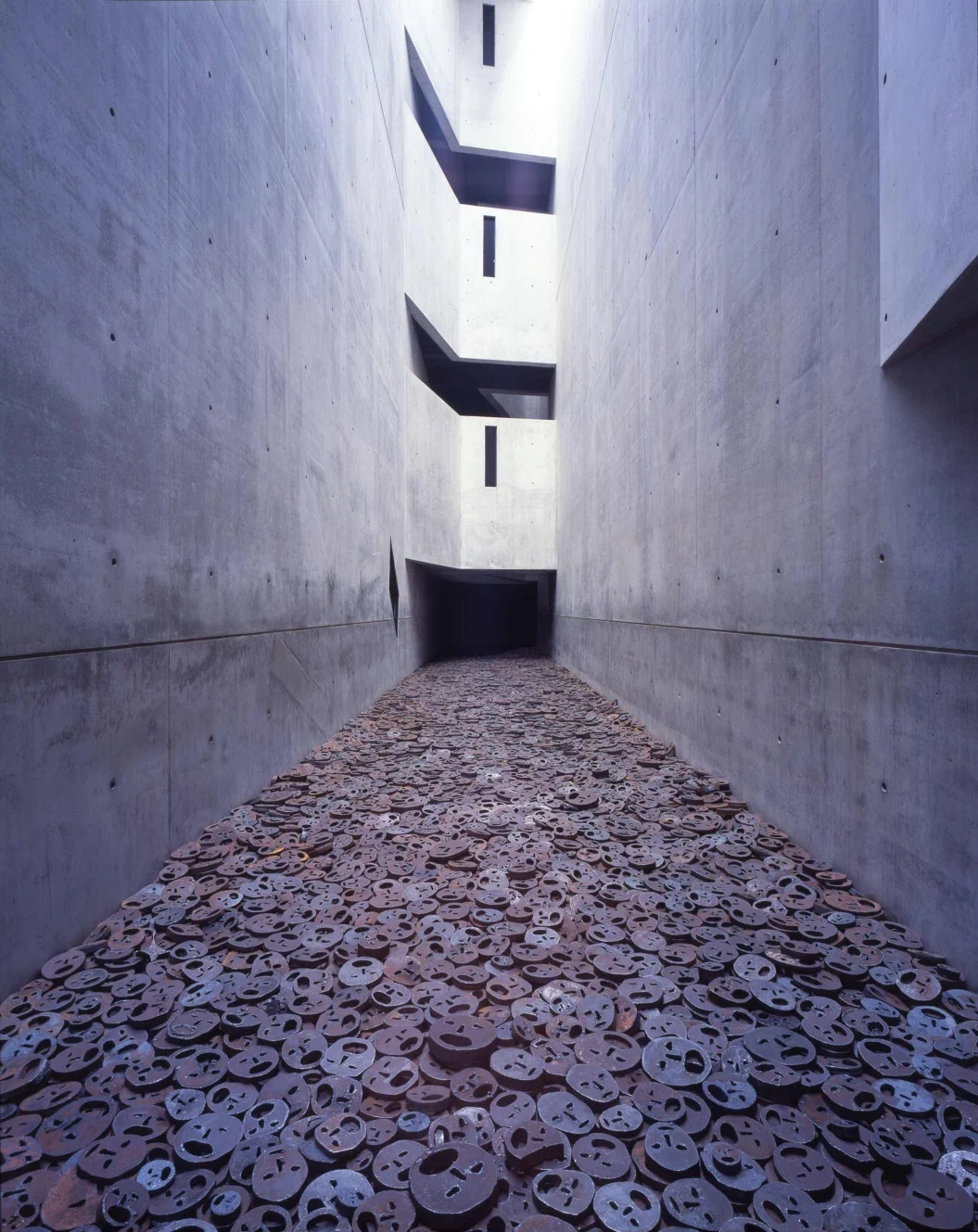 One of many such spaces throughout the Libeskind Building, the Memory Void features the haunting Schalechet installation by Menashe Kadishman. Photo: Jens Ziehe.
