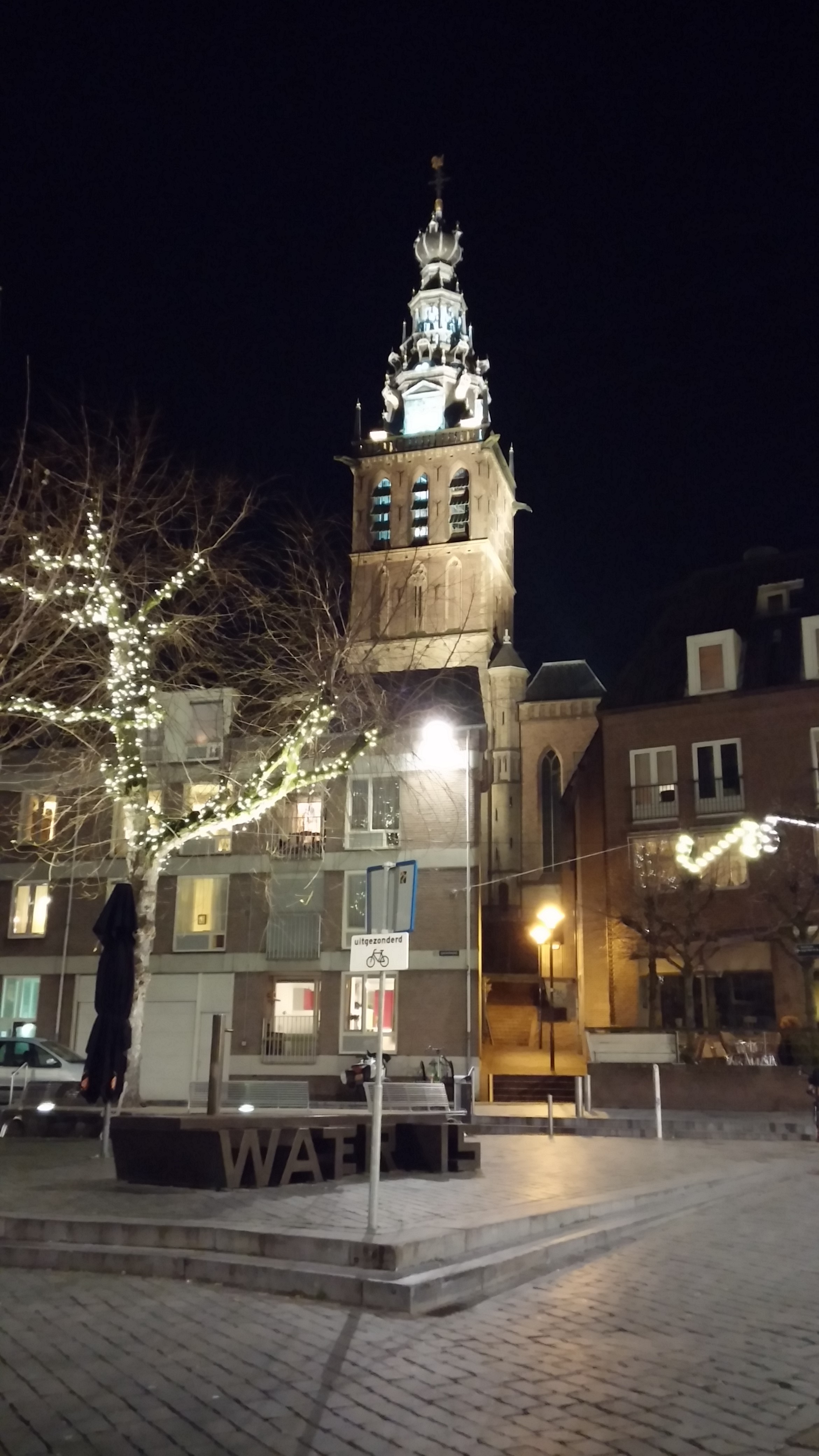 St. Stephen's Church at night
