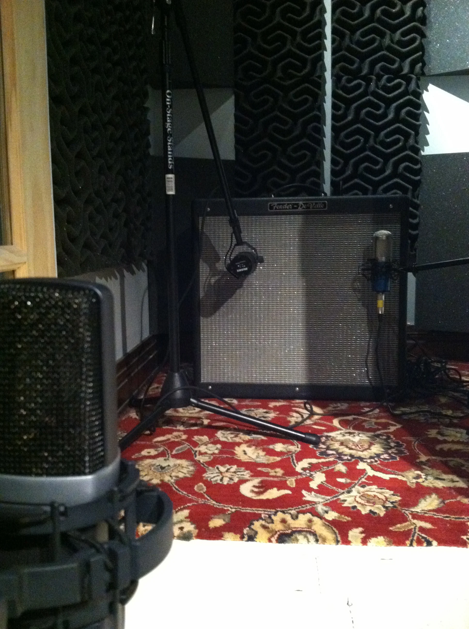 Miking up a Fender 4x10 DeVille