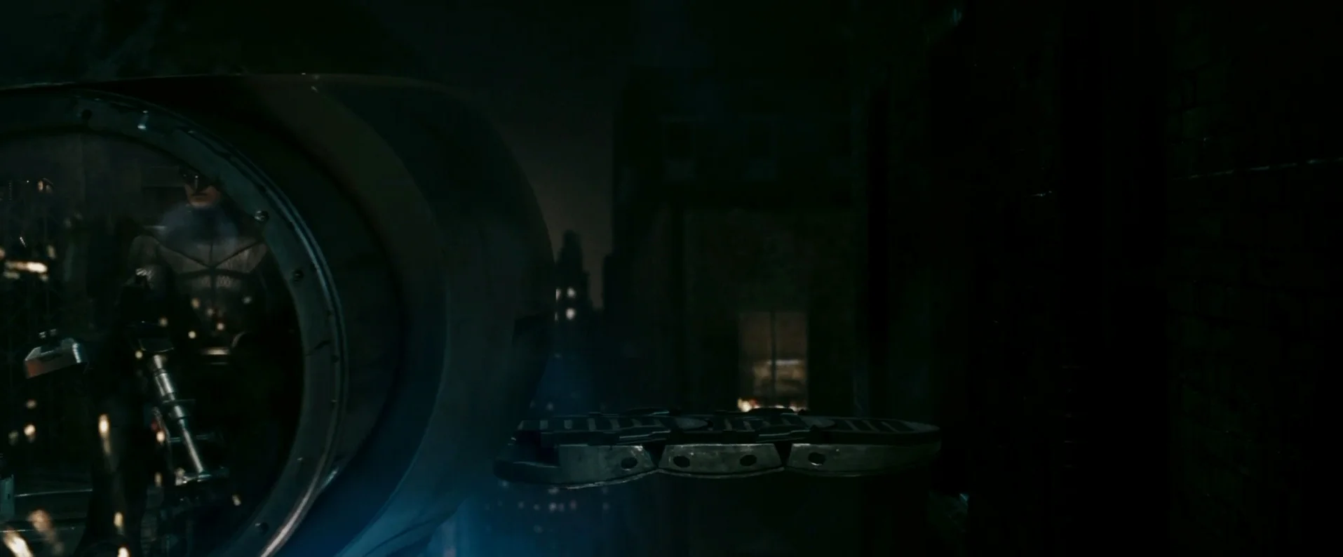 Watchmen (2009) Property of Warner Bros. Painted
color, spec, displacement and isolation maps for the Owl Ship's door bridge. The ship in this shot is practical while the door bridge is CG. All maps
painted at 4K. Lookdev by Geoff
Pedder